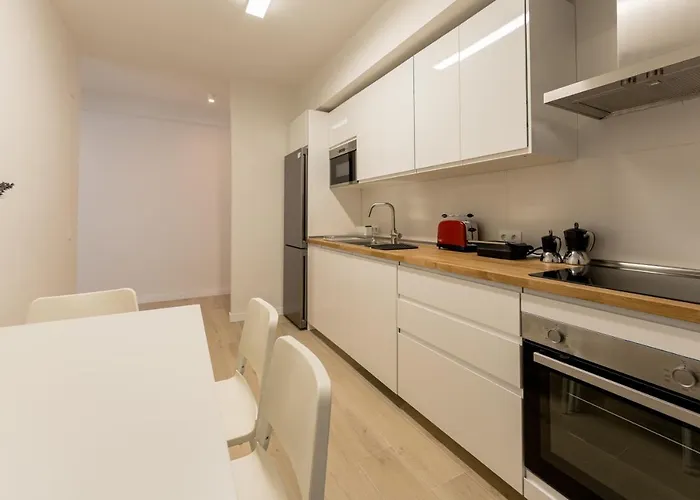 Апартаменты New 4 Bedroom In Plaza Del Principe