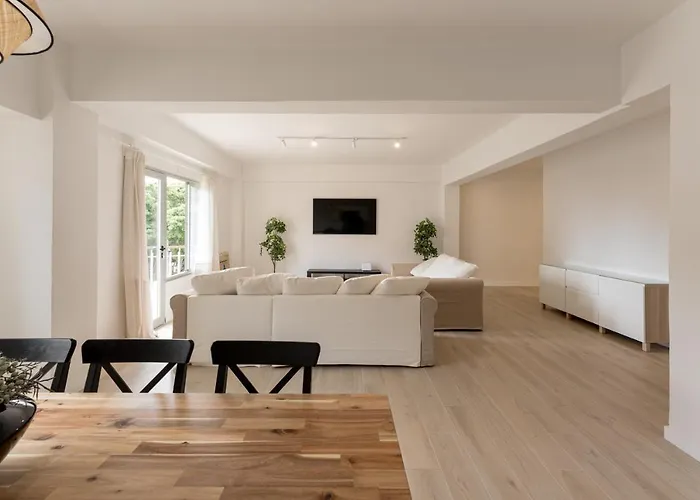 New 4 Bedroom In Plaza Del Principe דירה *