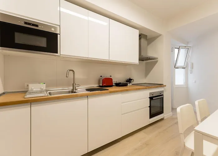 New 4 Bedroom In Plaza Del Principe Апартаменты *