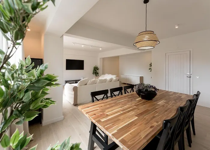 New 4 Bedroom In Plaza Del Principe *