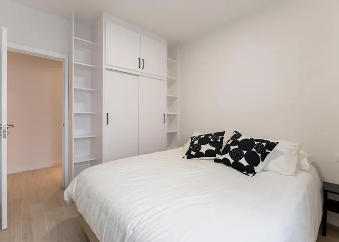 Appartamento New 4 Bedroom In Plaza Del Principe