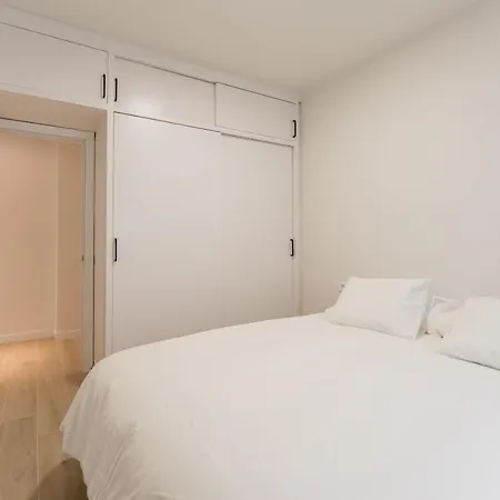 New 4 Bedroom In Plaza Del Principe Apartment