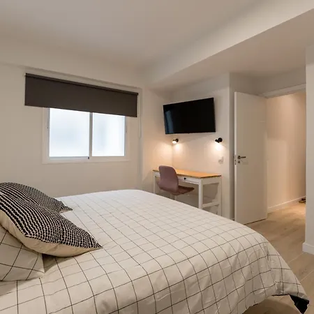 Apartment New 4 Bedroom In Plaza Del Principe *